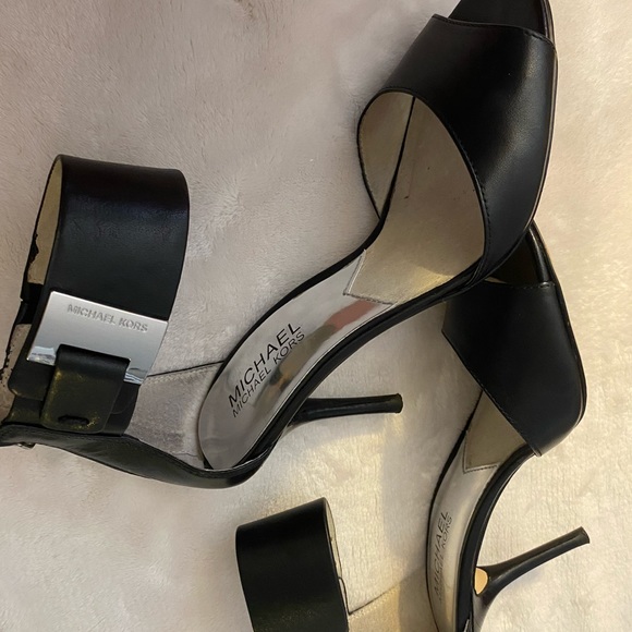 Michael Kors sandal - Picture 3 of 8